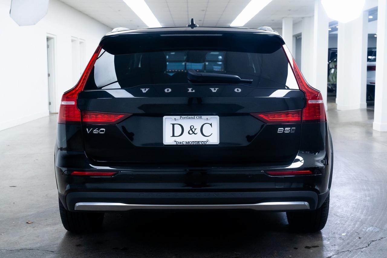 2025 Volvo V60 Cross Country B5 Plus 1 Owner Heated Seats Portland OR