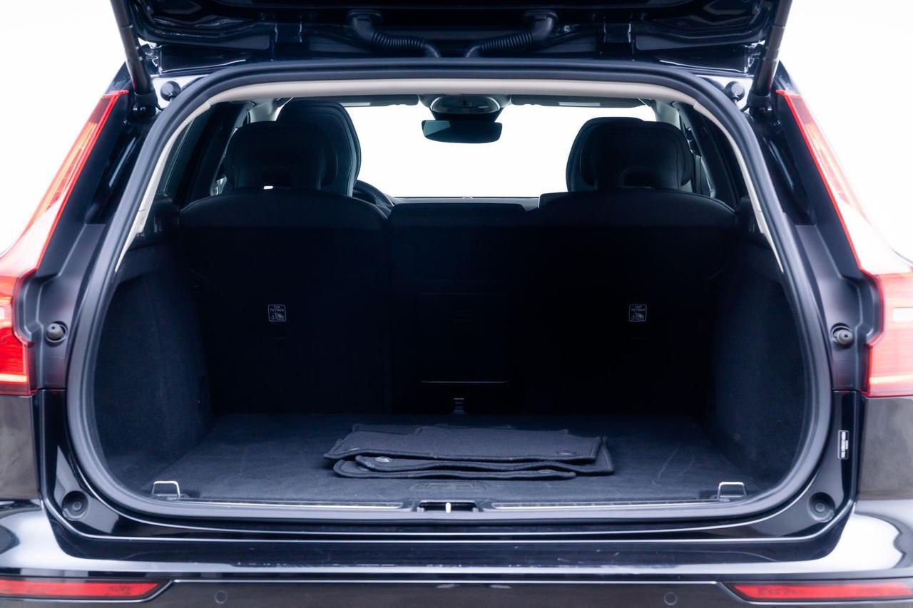 2025 Volvo V60 Cross Country B5 Plus Adaptive Cruise Blind Spot Assist Portland OR