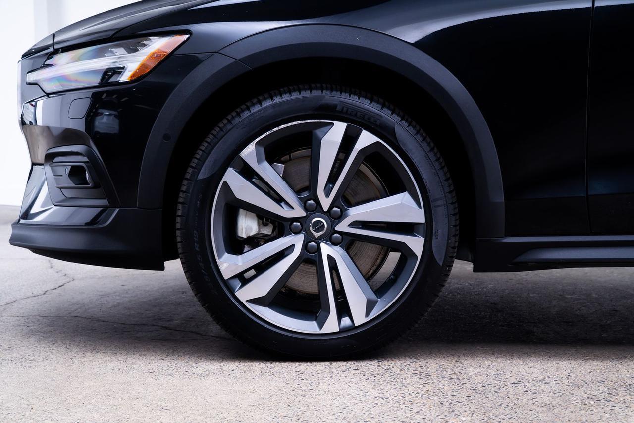 2025 Volvo V60 Cross Country B5 Plus Adaptive Cruise Blind Spot Assist Portland OR