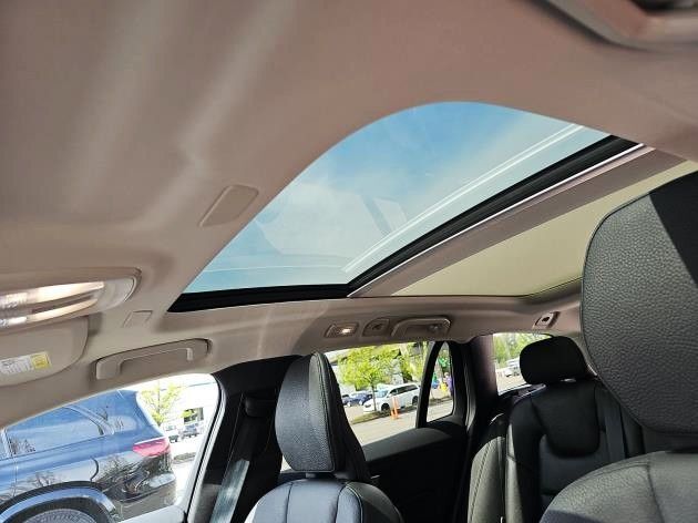 2025 Volvo V60 Cross Country B5 Plus Adaptive Cruise Blind Spot Assist Portland OR