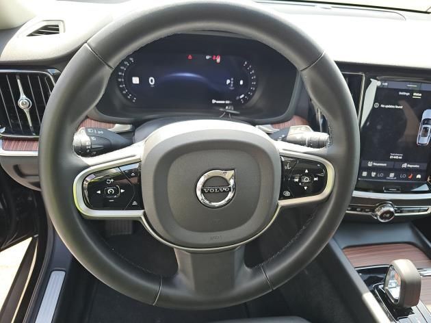 2025 Volvo V60 Cross Country B5 Plus Adaptive Cruise Blind Spot Assist Portland OR