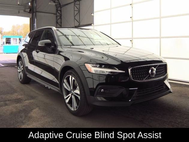 2025 Volvo V60 Cross Country