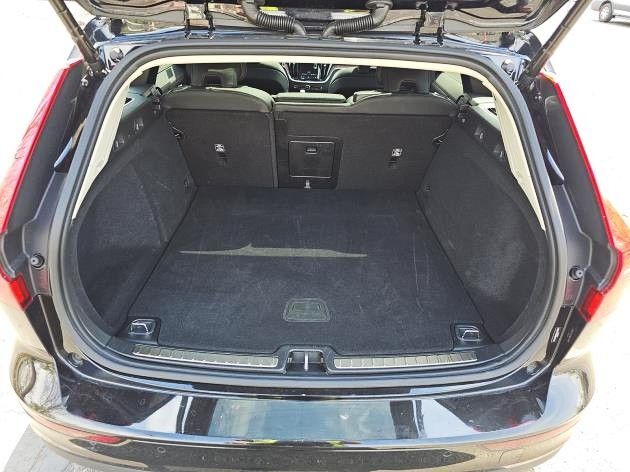 2025 Volvo V60 Cross Country B5 Plus Adaptive Cruise Blind Spot Assist Portland OR
