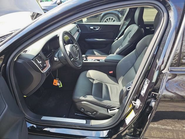 2025 Volvo V60 Cross Country B5 Plus Adaptive Cruise Blind Spot Assist Portland OR