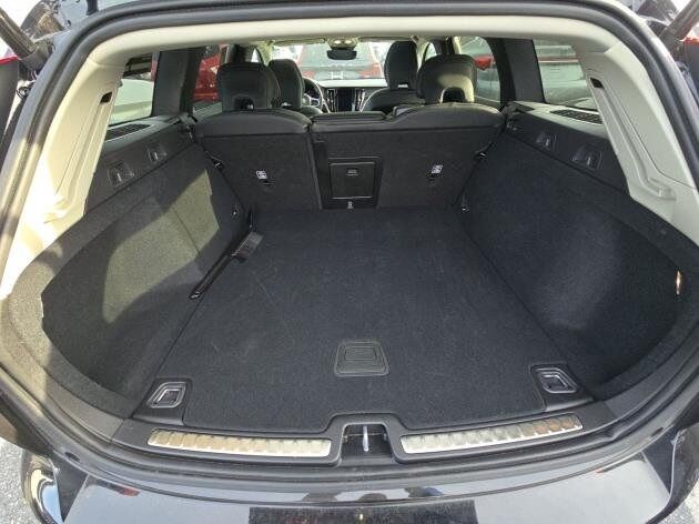 2025 Volvo V60 Cross Country B5 Plus Adaptive Cruise Heated Seats Portland OR