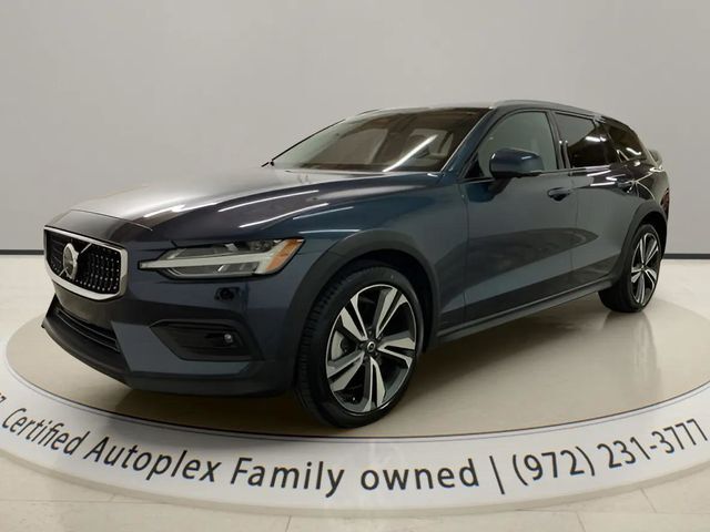 2025 Volvo V60 Cross Country B5 Plus