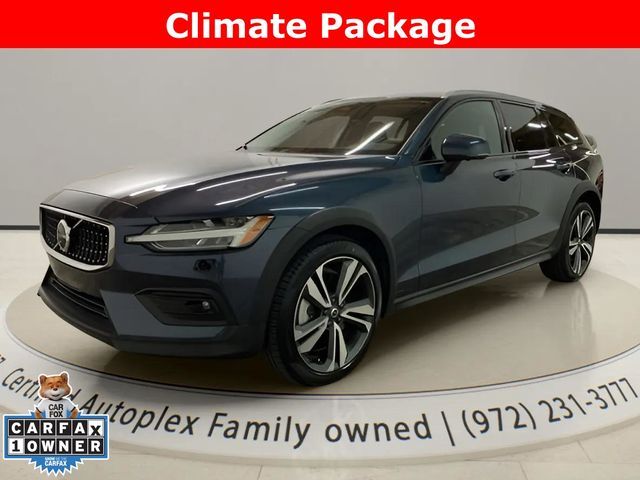2025 Volvo V60 Cross Country B5 Plus AWD's photo