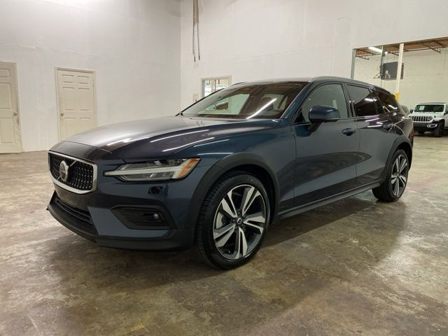 2025 Volvo V60 Cross Country B5 Plus Dallas TX