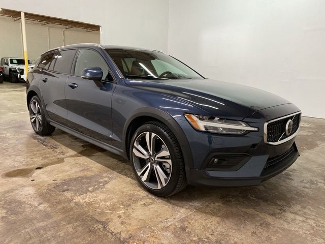 2025 Volvo V60 Cross Country B5 Plus Dallas TX