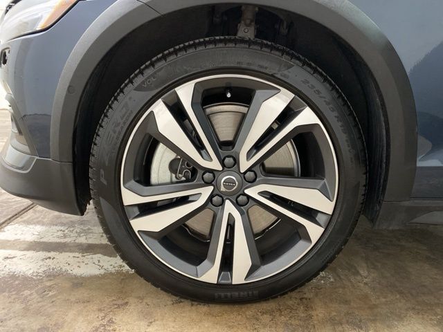 2025 Volvo V60 Cross Country B5 Plus Dallas TX