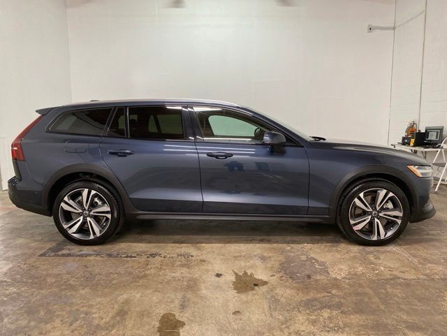 2025 Volvo V60 Cross Country B5 Plus Dallas TX