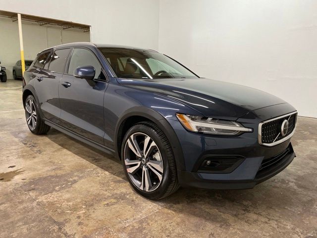 2025 Volvo V60 Cross Country B5 Plus Dallas TX