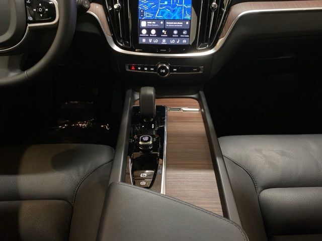 2025 Volvo V60 Cross Country B5 Plus Dallas TX