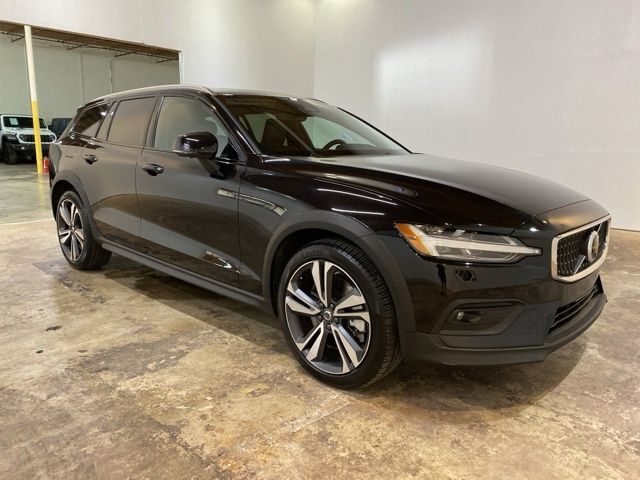 2025 Volvo V60 Cross Country B5 Plus Dallas TX