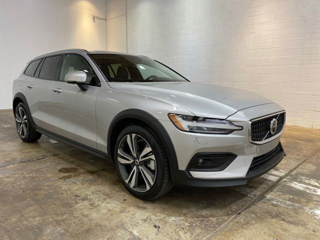 2025 Volvo V60 Cross Country B5 Plus Dallas TX