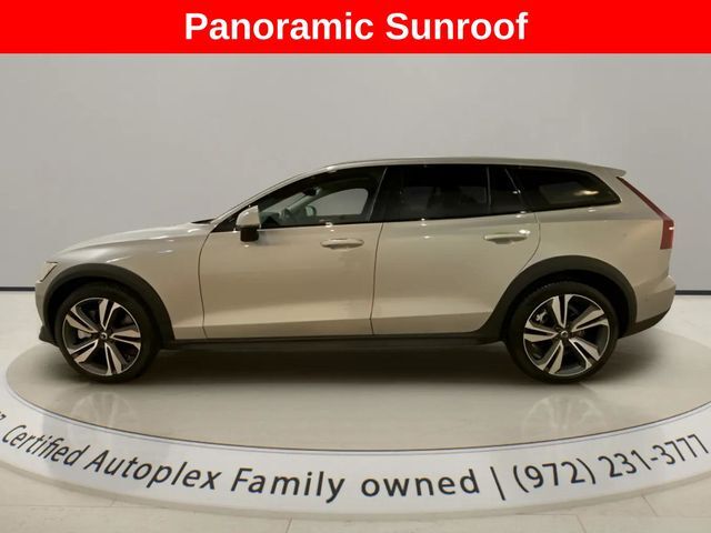 2025 Volvo V60 Cross Country B5 Plus