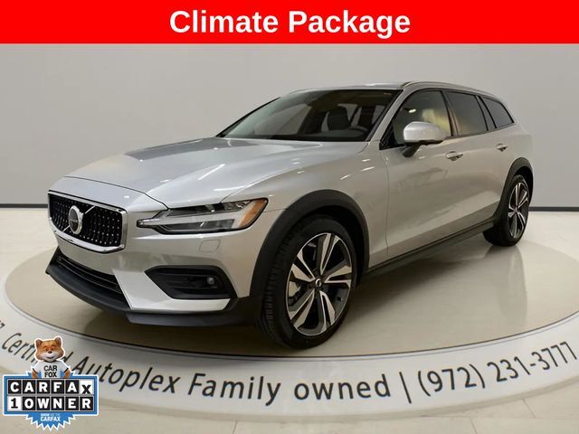 2025 Volvo V60 Cross Country B5 Plus