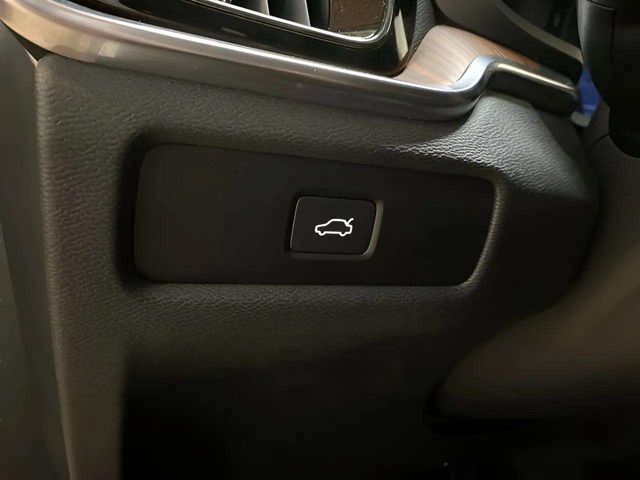 2025 Volvo V60 Cross Country B5 Plus Dallas TX