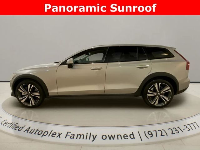 2025 Volvo V60 Cross Country B5 Plus