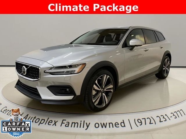 2025 Volvo V60 Cross Country B5 Plus