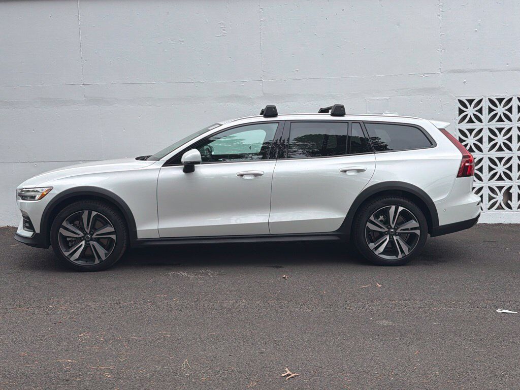 2025 Volvo V60 Cross Country B5 Plus Portland OR