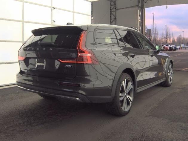 2025 Volvo V60 Cross Country B5 Plus Bend OR