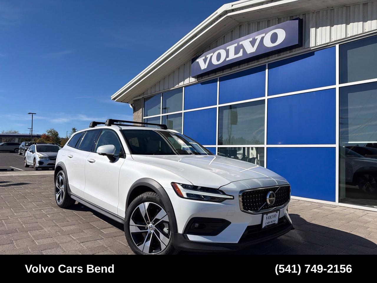 2025 Volvo V60 Cross Country B5 Plus