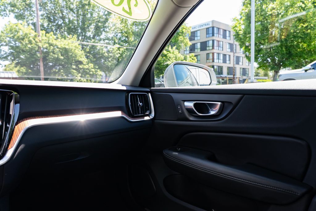 2025 Volvo V60 Cross Country B5 Plus Beaverton OR