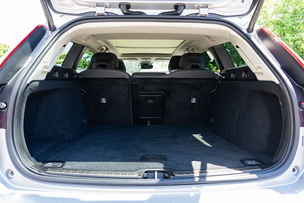 2025 Volvo V60 Cross Country B5 Plus Beaverton OR