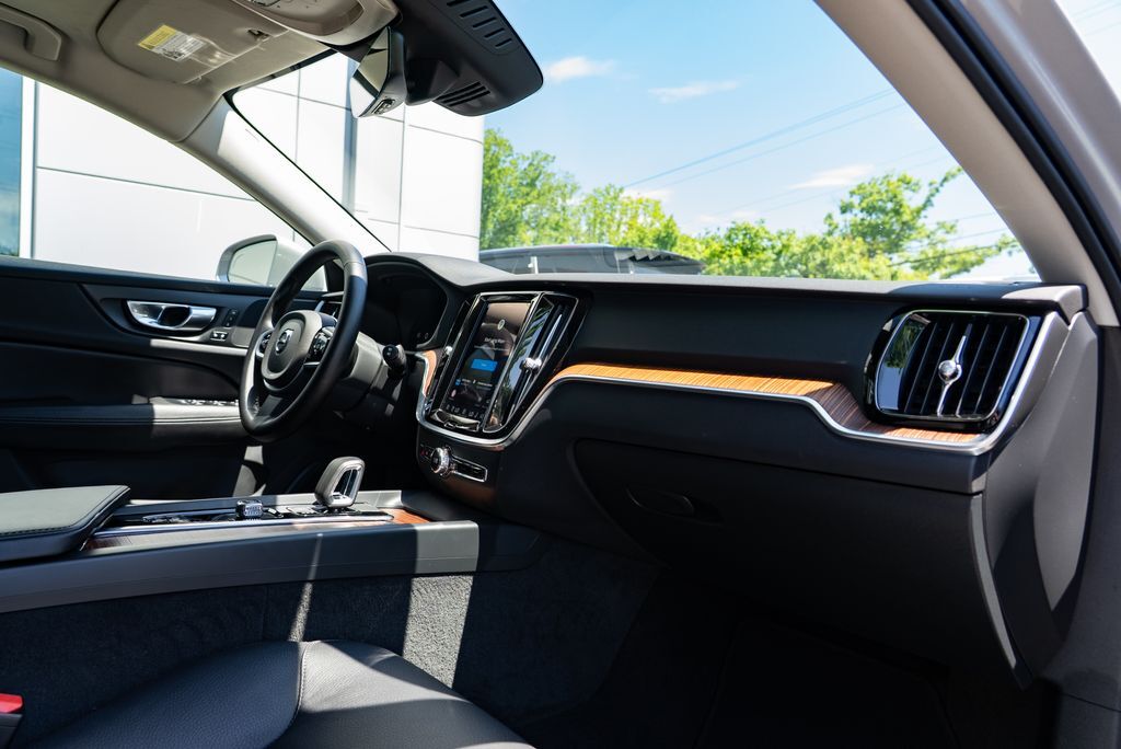 2025 Volvo V60 Cross Country B5 Plus Beaverton OR