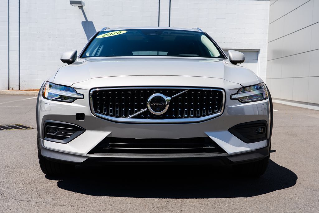 2025 Volvo V60 Cross Country B5 Plus Beaverton OR