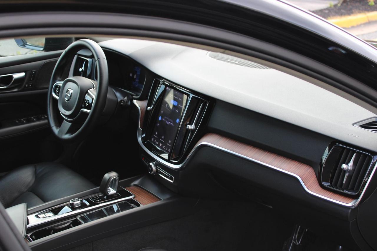 2025 Volvo V60 Cross Country B5 Plus Stafford VA