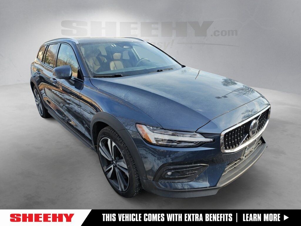 2025 Volvo V60 Cross Country