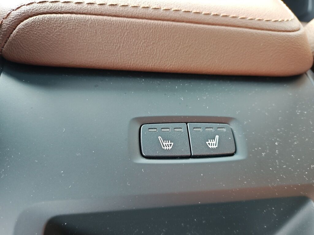 2025 Volvo V60 Cross Country B5 Plus Hunt Valley MD