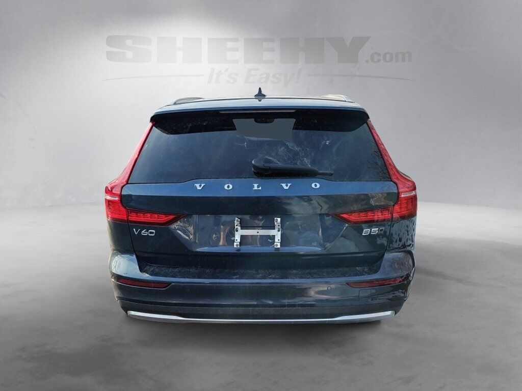 2025 Volvo V60 Cross Country B5 Plus Hunt Valley MD