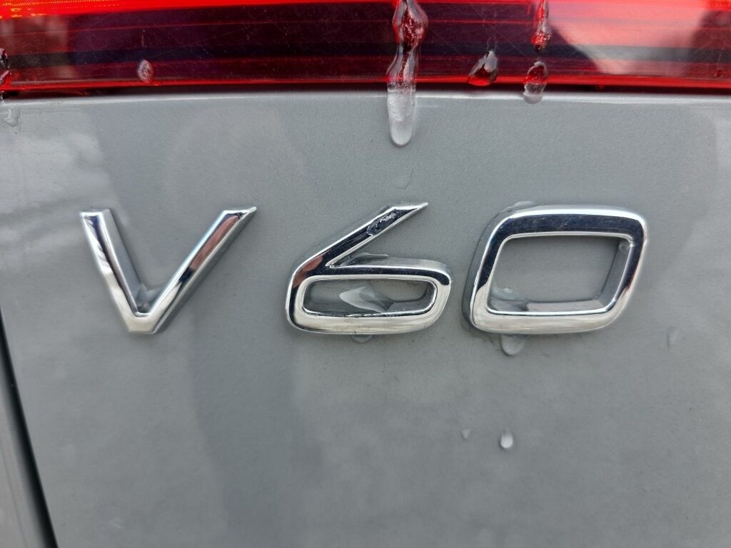 2025 Volvo V60 Cross Country B5 Plus Hunt Valley MD
