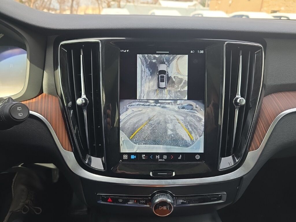 2025 Volvo V60 Cross Country B5 Plus Hunt Valley MD