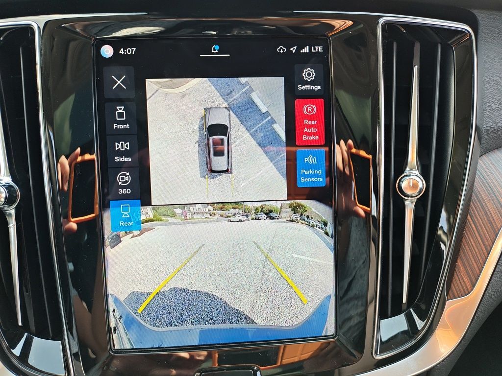 2025 Volvo V60 Cross Country B5 Plus Hunt Valley MD