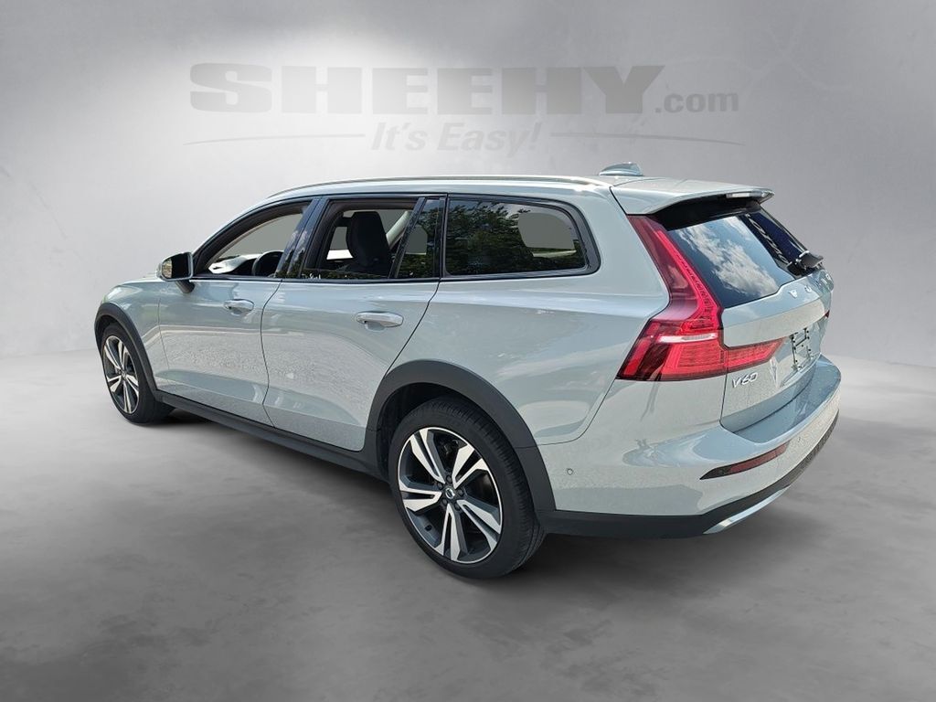 2025 Volvo V60 Cross Country B5 Plus Hunt Valley MD