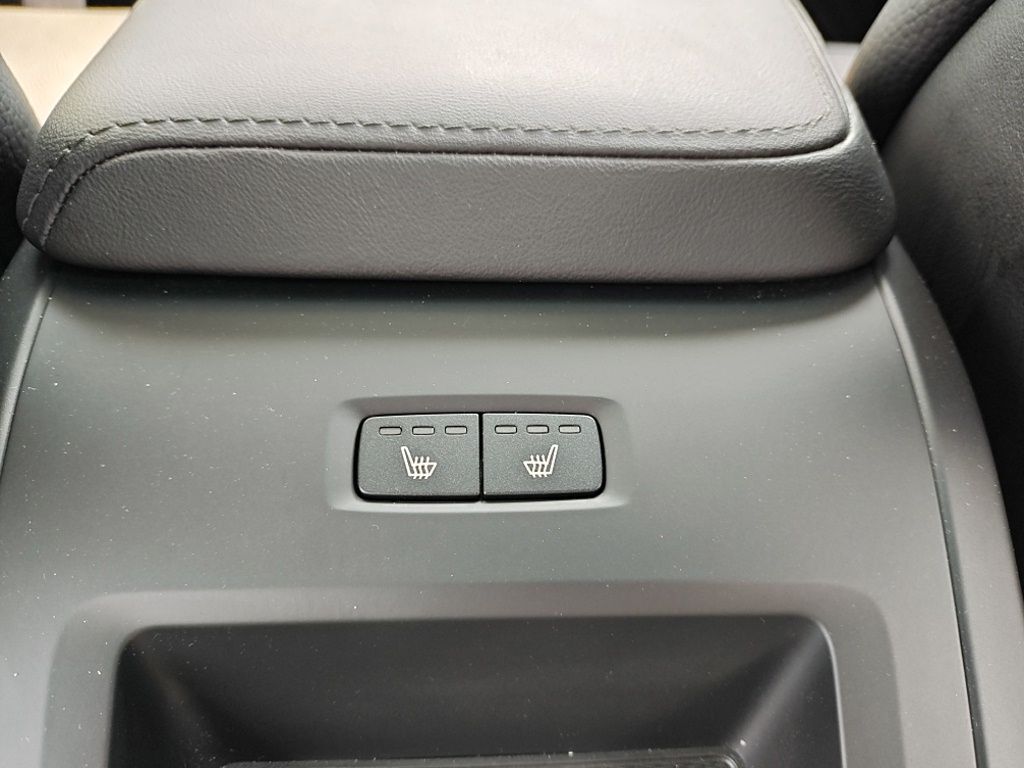 2025 Volvo V60 Cross Country B5 Plus Hunt Valley MD