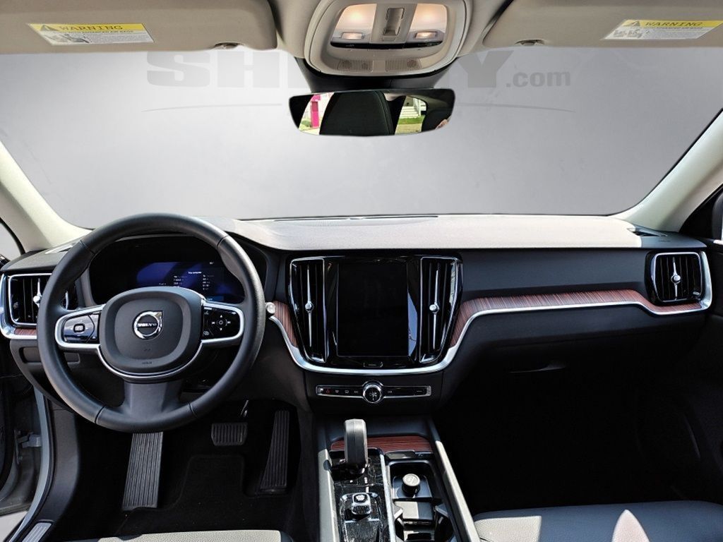 2025 Volvo V60 Cross Country B5 Plus Hunt Valley MD