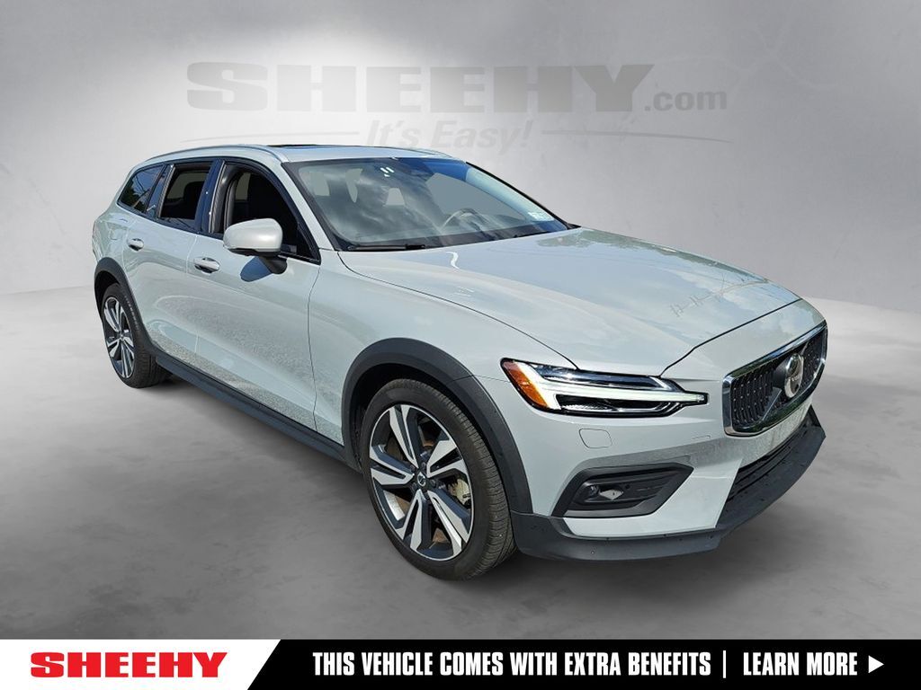 2025 Volvo V60 Cross Country