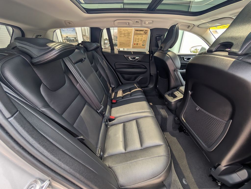 2025 Volvo V60 Cross Country B5 Plus Hunt Valley MD