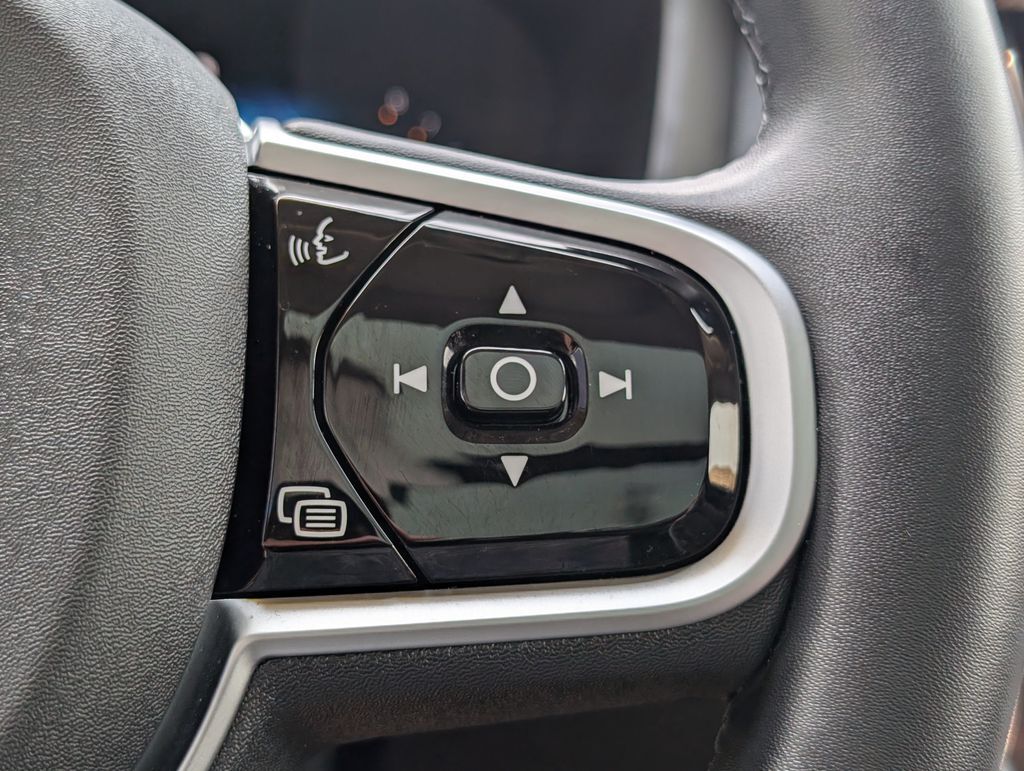 2025 Volvo V60 Cross Country B5 Plus Hunt Valley MD