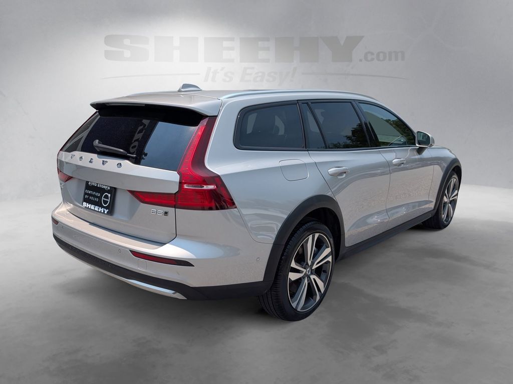 2025 Volvo V60 Cross Country B5 Plus Hunt Valley MD