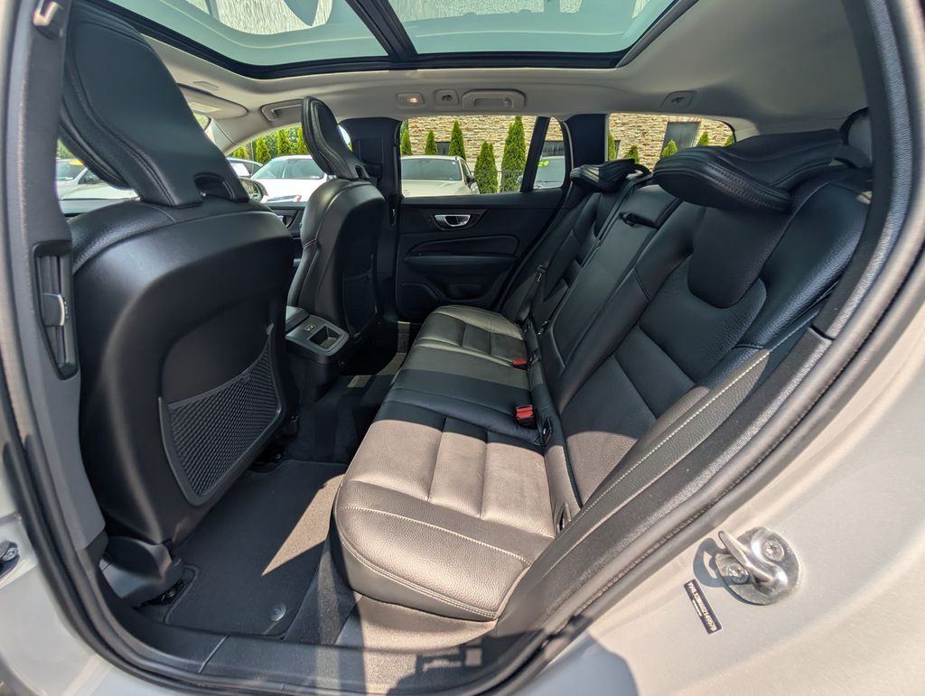 2025 Volvo V60 Cross Country B5 Plus Hunt Valley MD