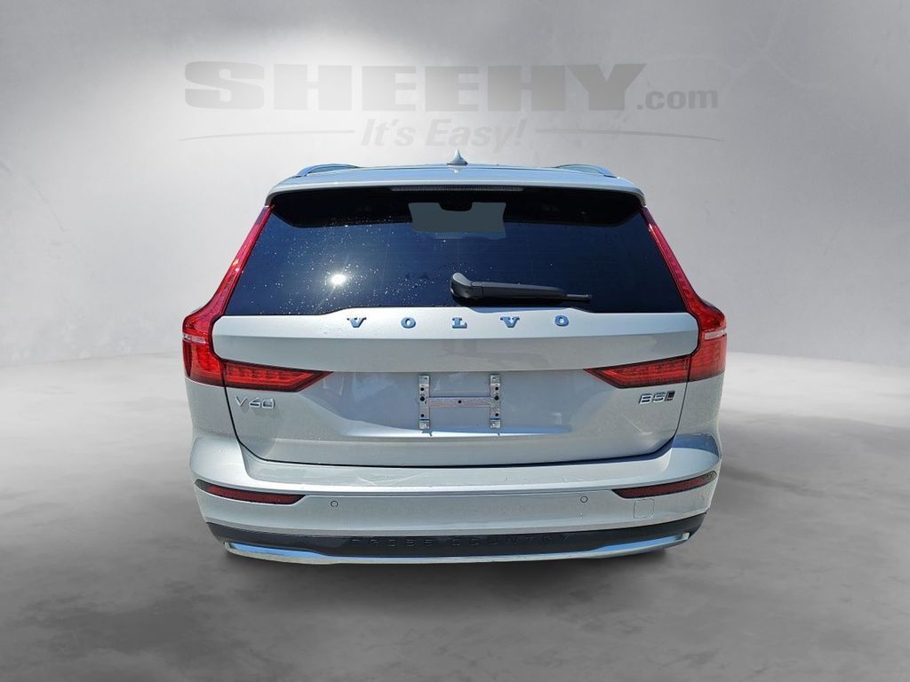 2025 Volvo V60 Cross Country B5 Plus Hunt Valley MD