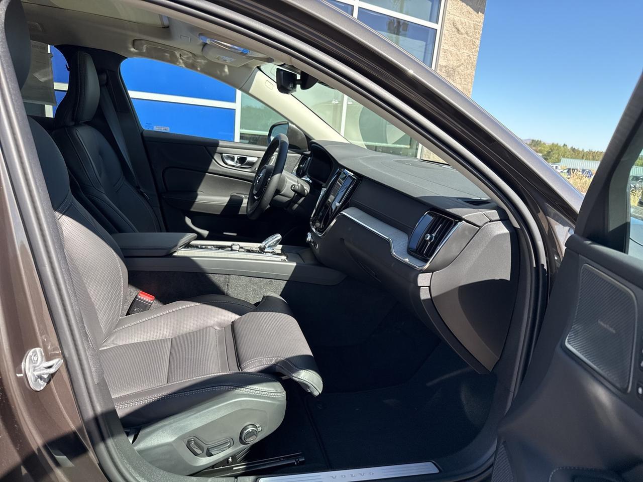 2025 Volvo V60 Cross Country B5 Ultra Bend OR