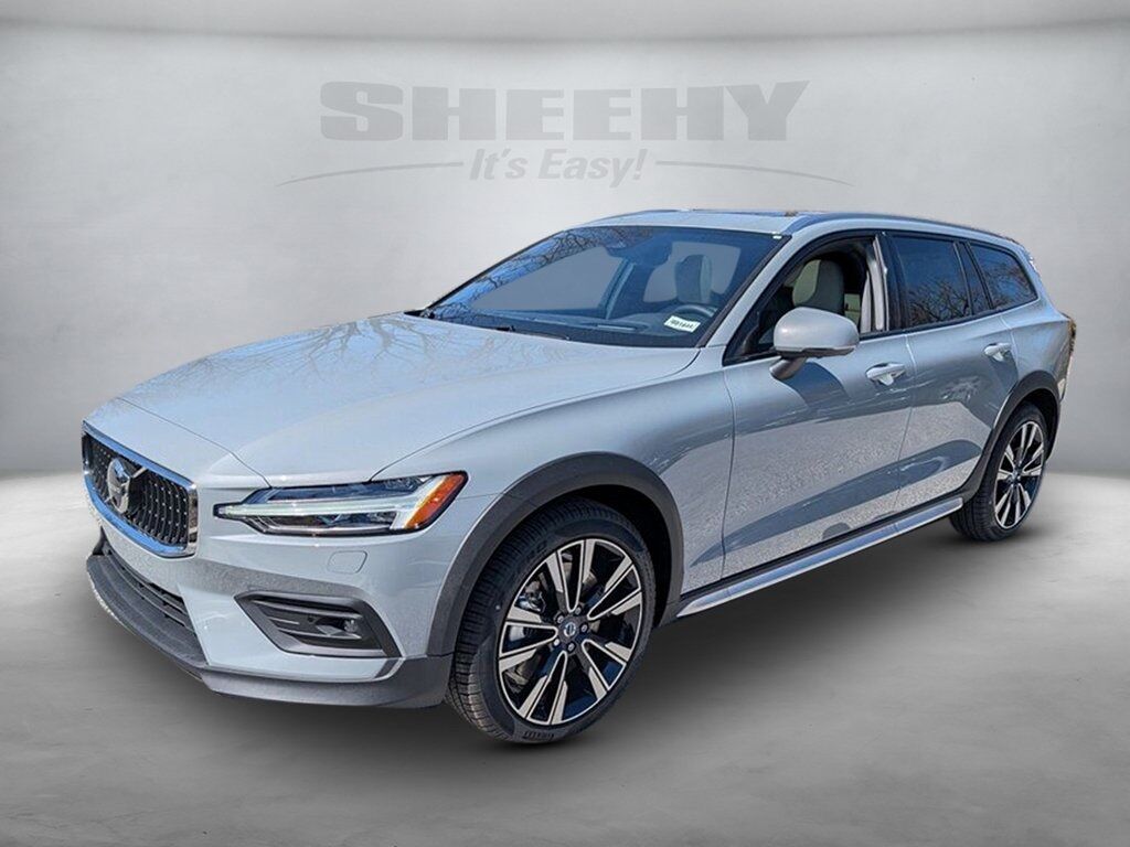 2025 Volvo V60 Cross Country B5 Ultra Hunt Valley MD
