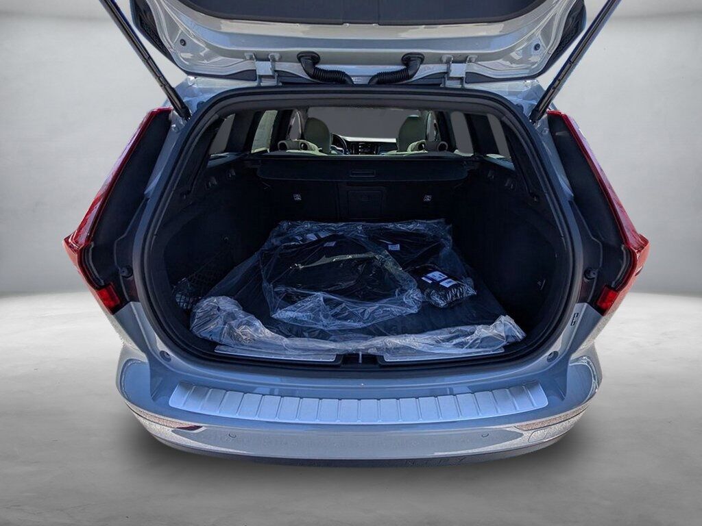 2025 Volvo V60 Cross Country B5 Ultra Hunt Valley MD